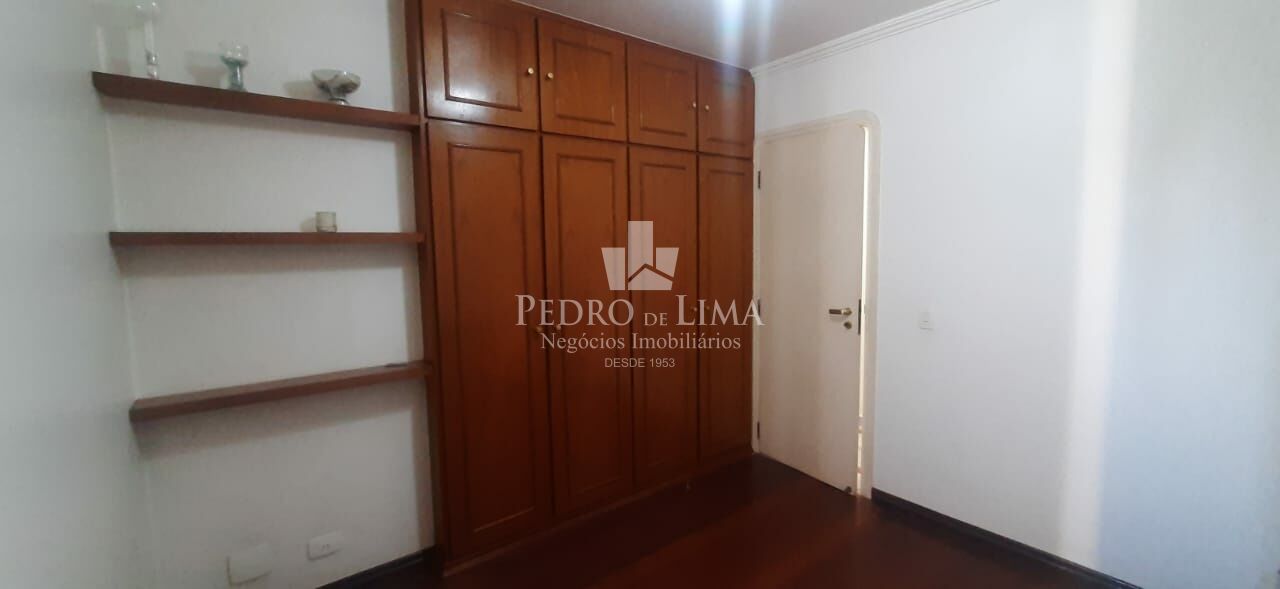 Apartamento, 3 quartos , 1 suíte, 2 vagas. Condomínio Anália Franco