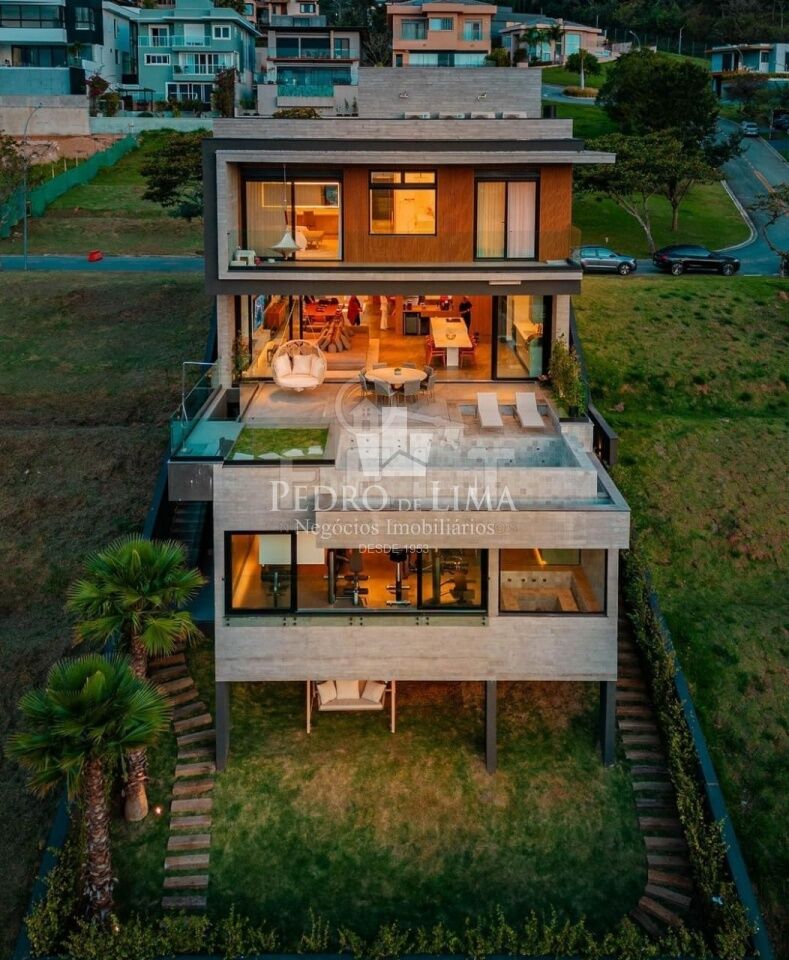 imagem do imovel Casa Alto Padrão em Alphaville  ref: TP26669