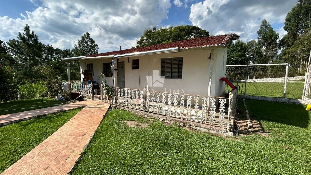 Chácara de 6050m², com casa de 5 Dormitórios, piscina, em Santa Isabel - SP 