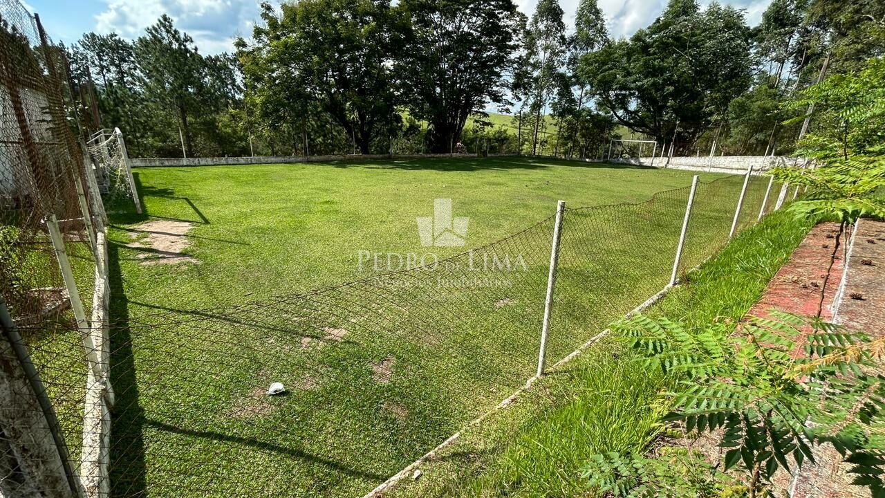 Chácara de 6050m², com casa de 5 Dormitórios, piscina, em Santa Isabel - SP 