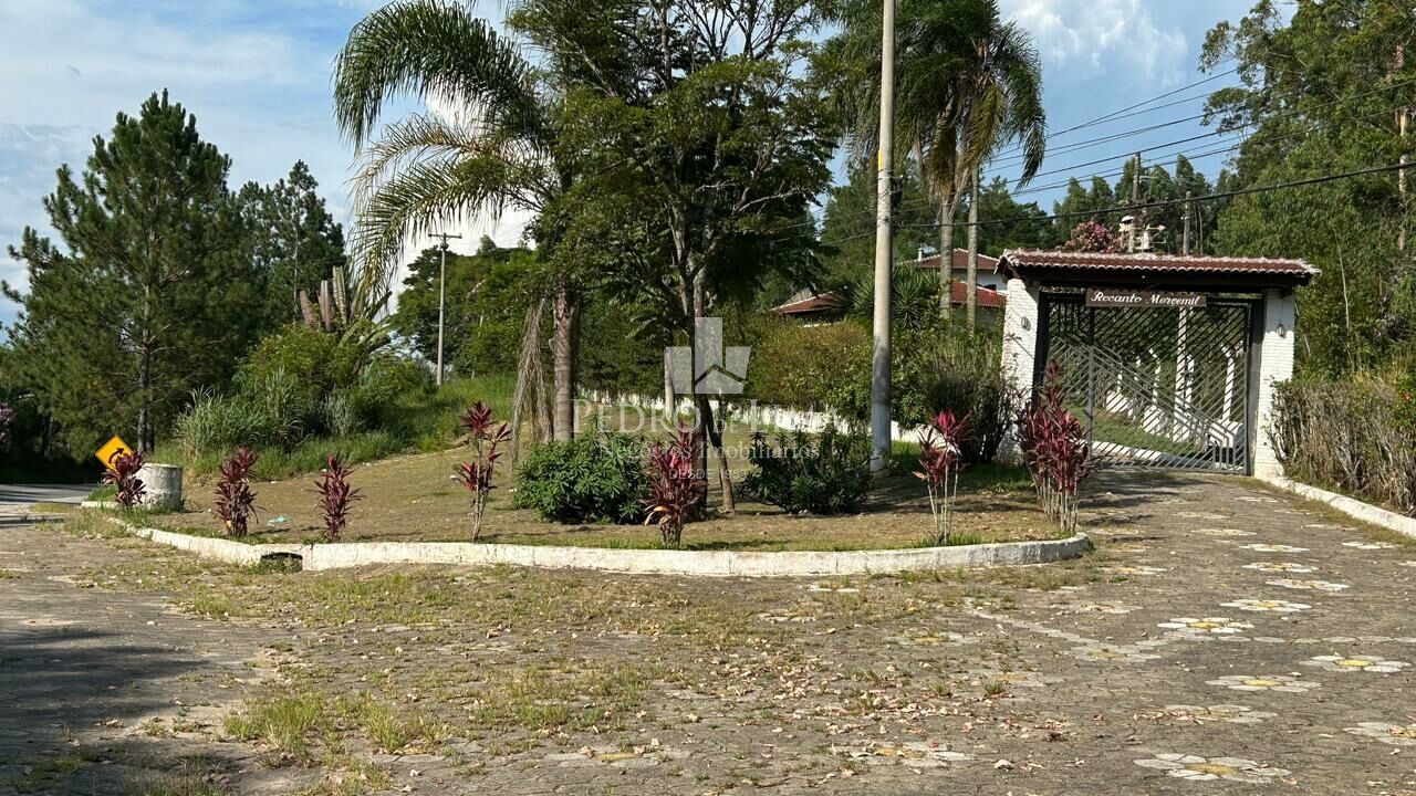 Chácara de 6050m², com casa de 5 Dormitórios, piscina, em Santa Isabel - SP 