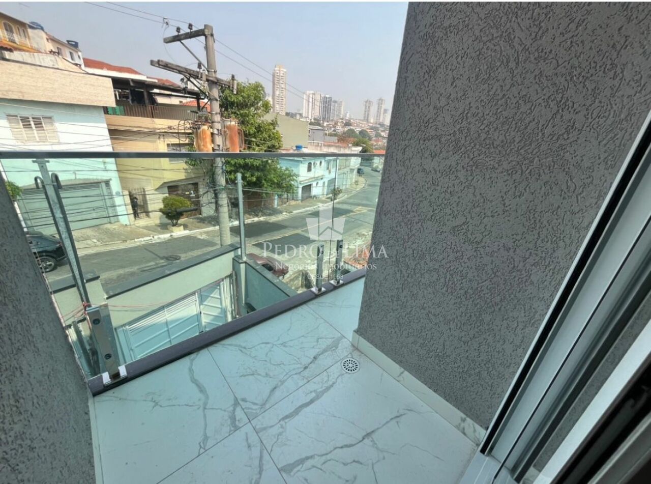 Casa com 2 suítes, 3 vagas na Mooca.