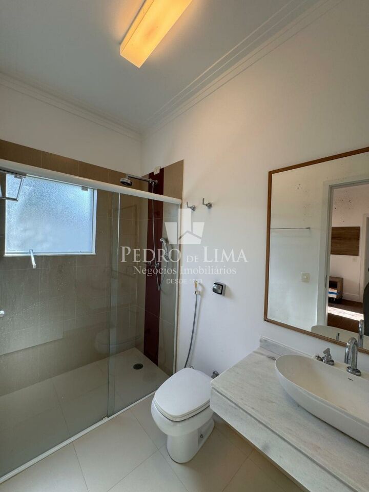 Casa no Condomínio Acapulco, 5 suítes , 4 vagas - Guarujá