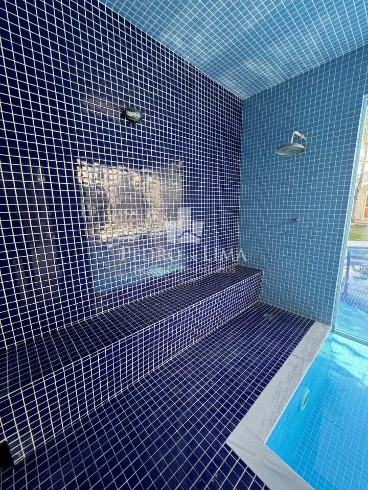 Casa no Condomínio Acapulco, 5 suítes , 4 vagas - Guarujá