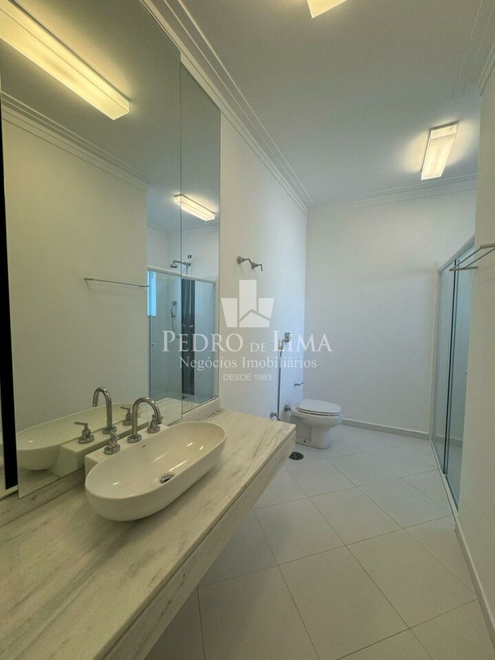 Casa no Condomínio Acapulco, 5 suítes , 4 vagas - Guarujá