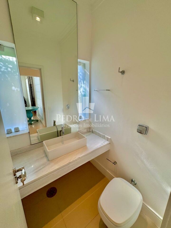 Casa no Condomínio Acapulco, 5 suítes , 4 vagas - Guarujá