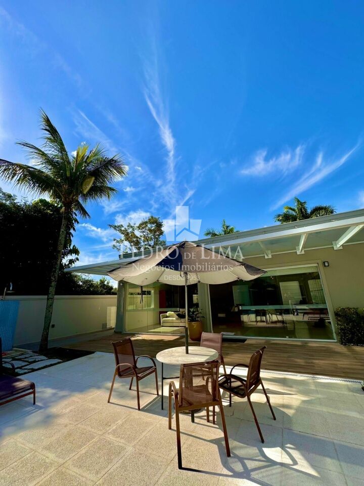 Casa no Condomínio Acapulco, 5 suítes , 4 vagas - Guarujá