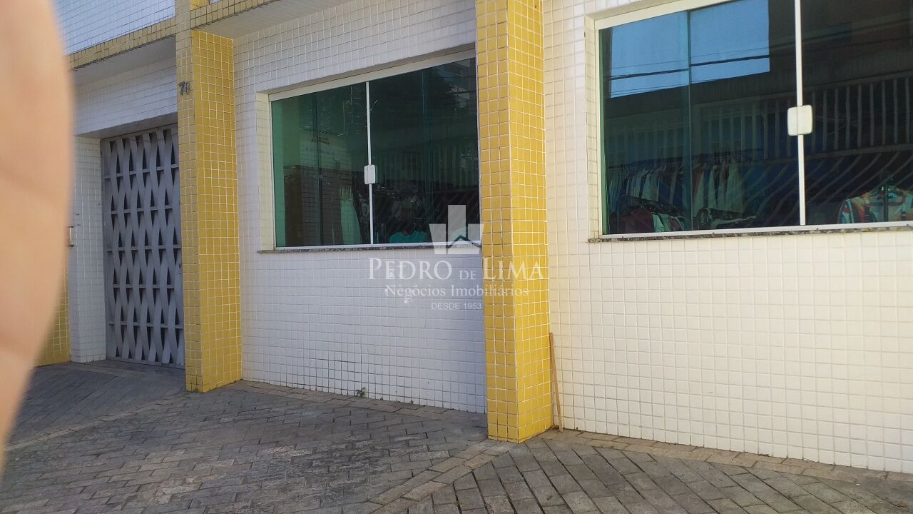 Prédio Comercial de 552m² com 3 salões, 6 vagas, no Tatuapé.
