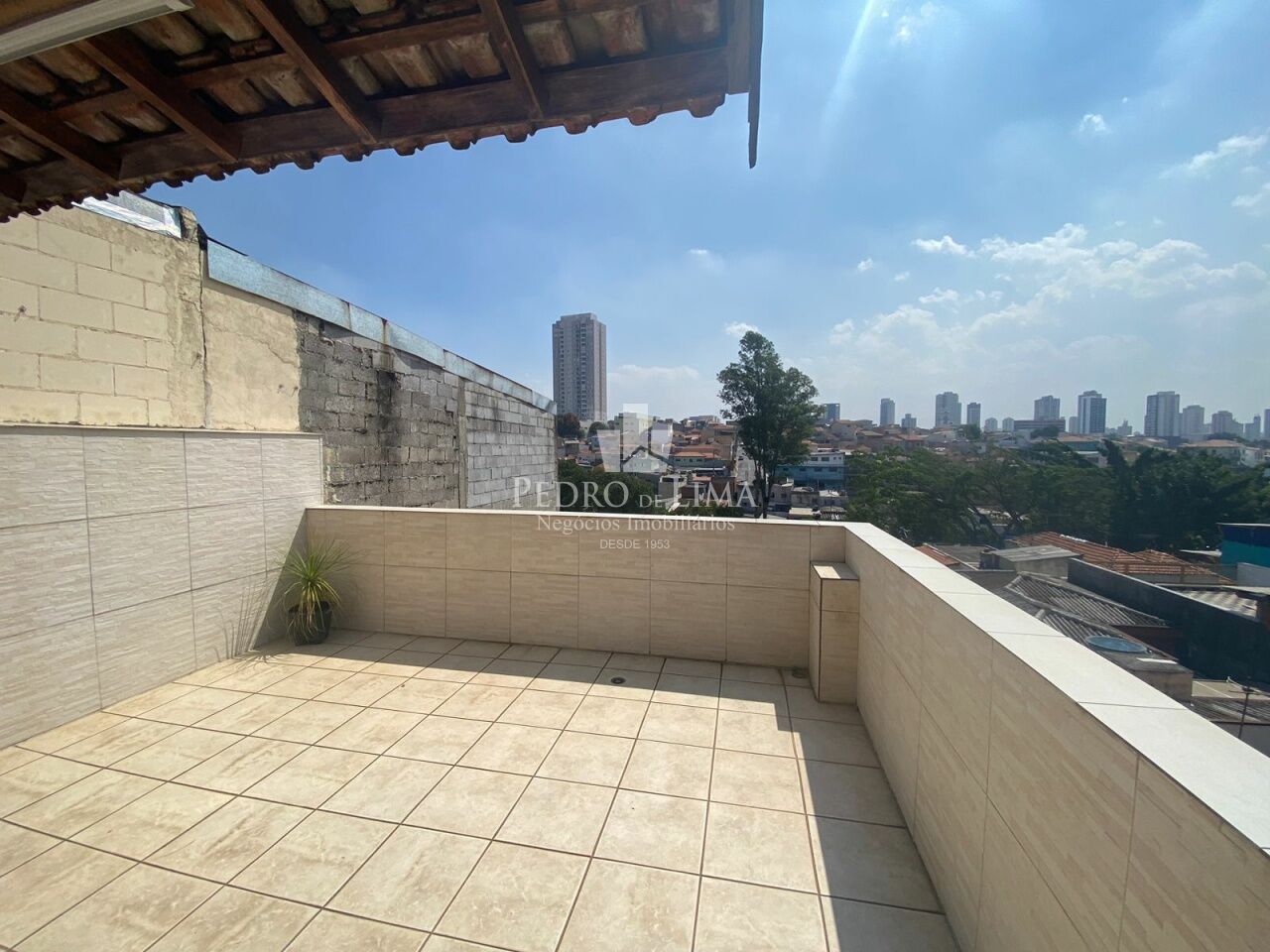 Casa 3 quartos sendo 1 suíte e 8 vagas na Vila Carneiro