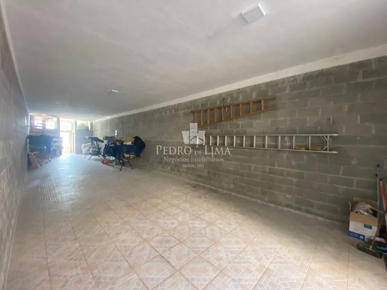 Casa 3 quartos sendo 1 suíte e 8 vagas na Vila Carneiro