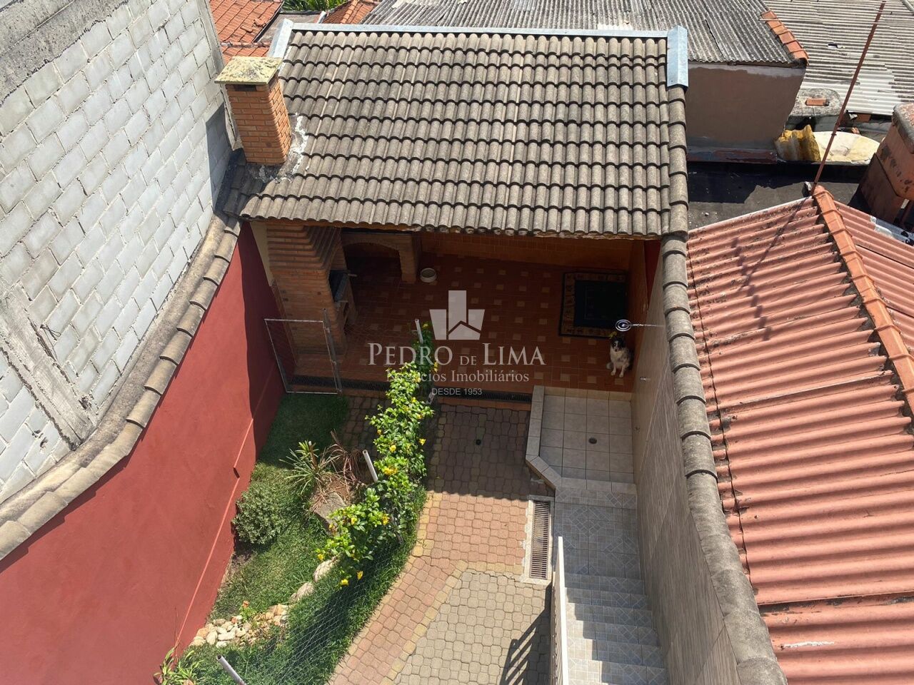 Casa 3 quartos sendo 1 suíte e 8 vagas na Vila Carneiro