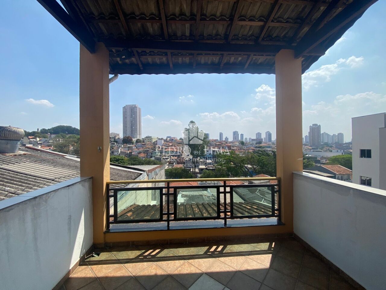 Casa 3 quartos sendo 1 suíte e 8 vagas na Vila Carneiro