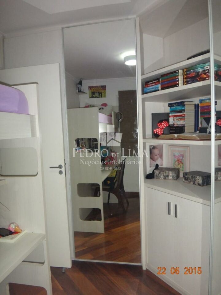 Sobrado em condomínio na Vila Carrão.