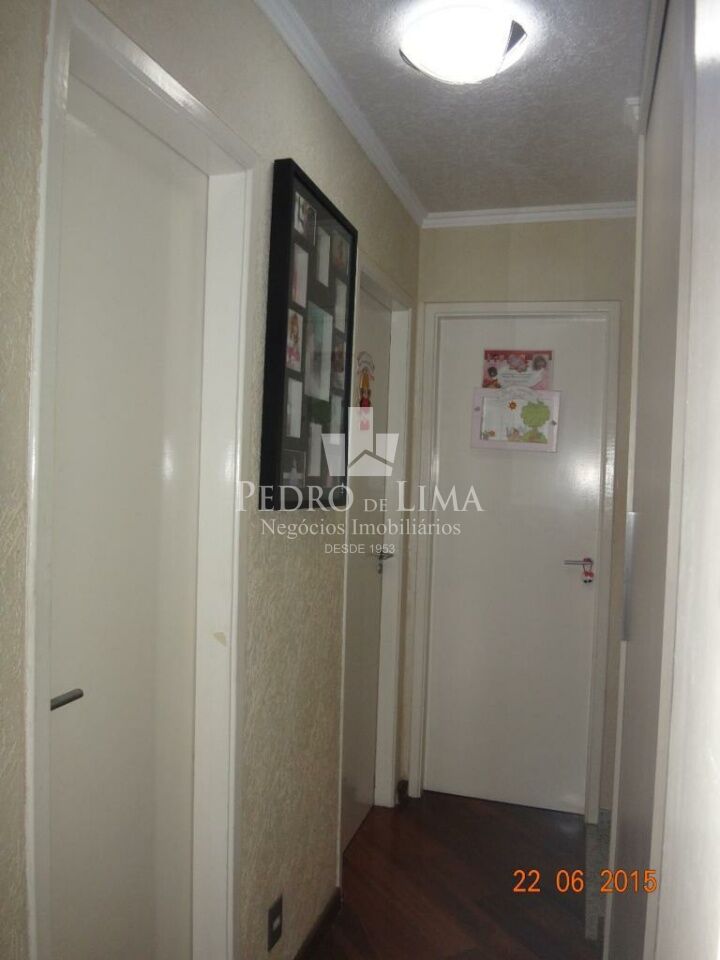 Sobrado em condomínio na Vila Carrão.