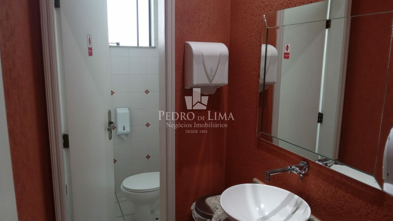 Sala comercial de 16m², em prédio a 400m de distância do metrô Penha