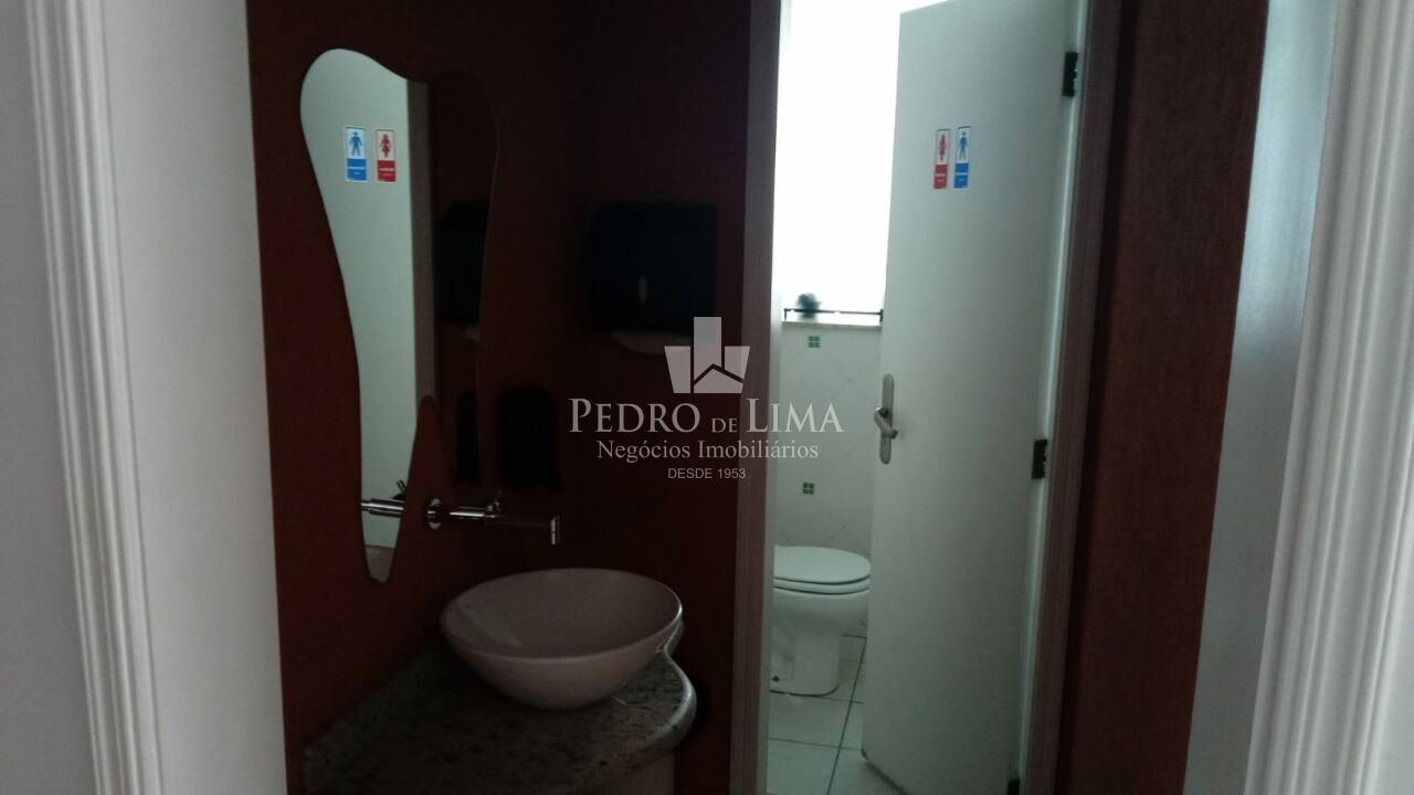 Sala comercial de 16m², em prédio a 400m de distância do metrô Penha
