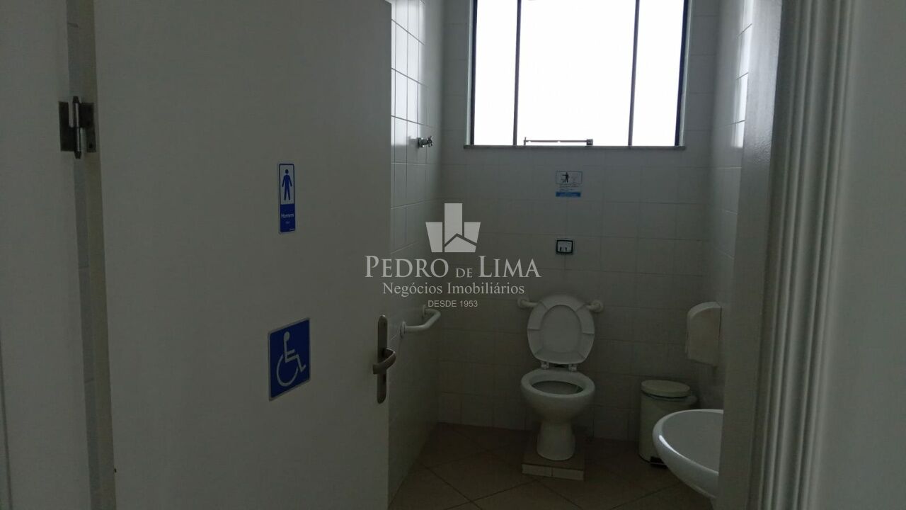 Sala comercial de 16m², em prédio a 400m de distância do metrô Penha