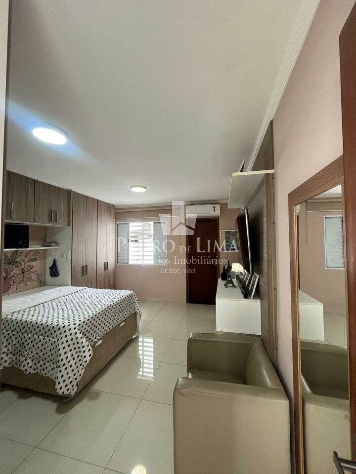 Casa na Vila Formosa 3 quartos sendo 3 suítes 3 vagas de garagem com quintal