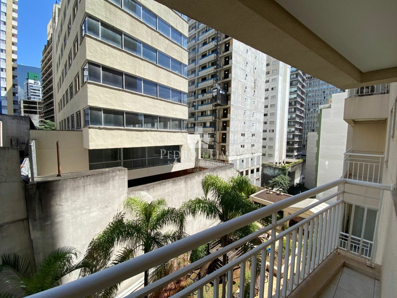 Apartamento com 3 quartos sendo 1 suíte e 1 vaga no Condomínio Metropolitan Bela Vista