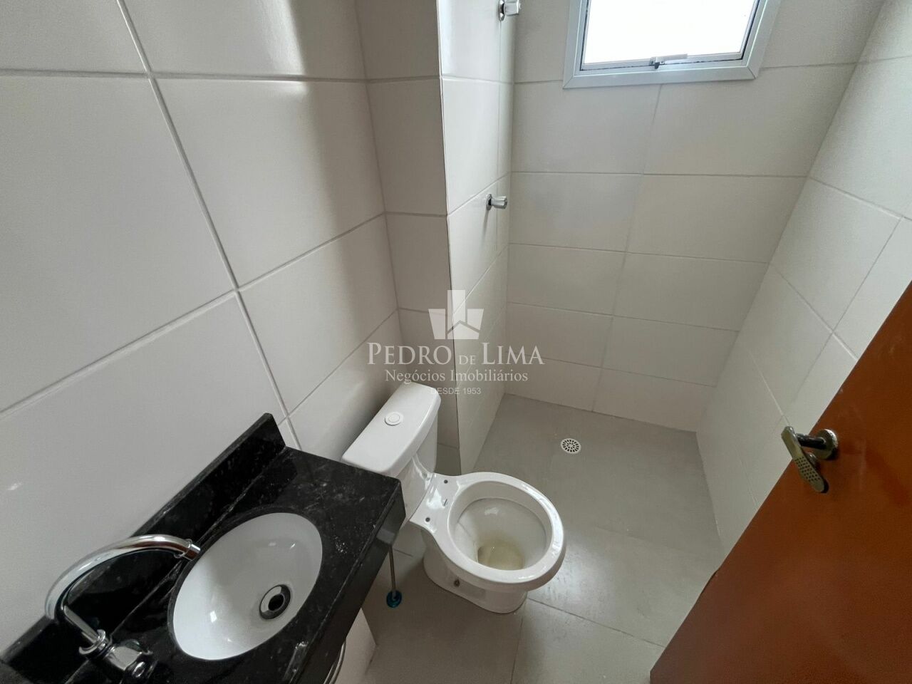 Apartamento Studio, com sacada e vaga, Anália Franco. Condomínio  Mafalda.