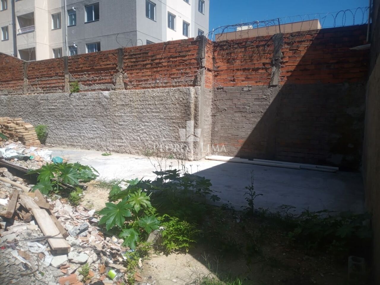 Terreno de aprox. 300m² no Jd. Aricanduva