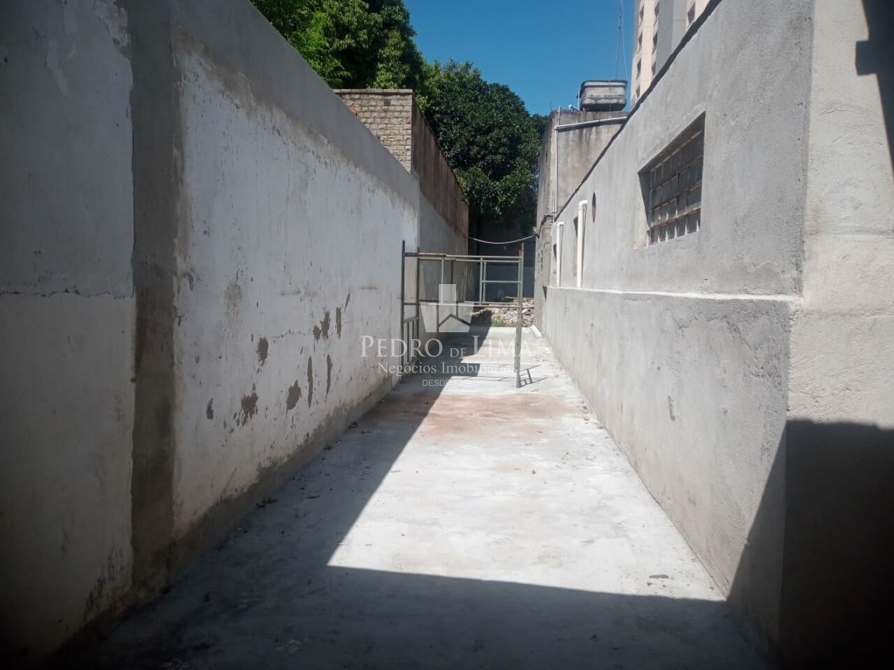 Terreno de aprox. 300m² no Jd. Aricanduva