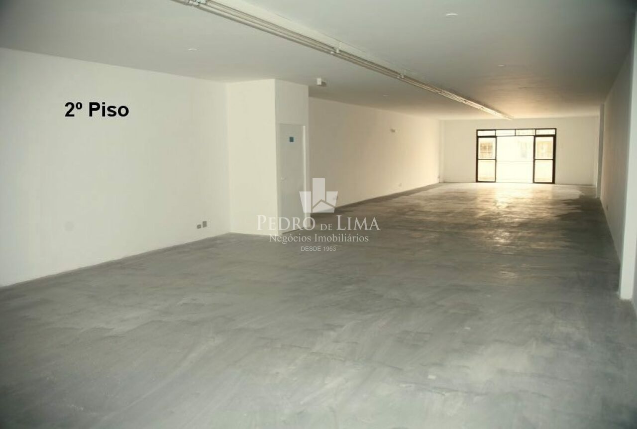 Prédio Comercial com 1553m², duas frentes e 40 vagas subsolo em Moema