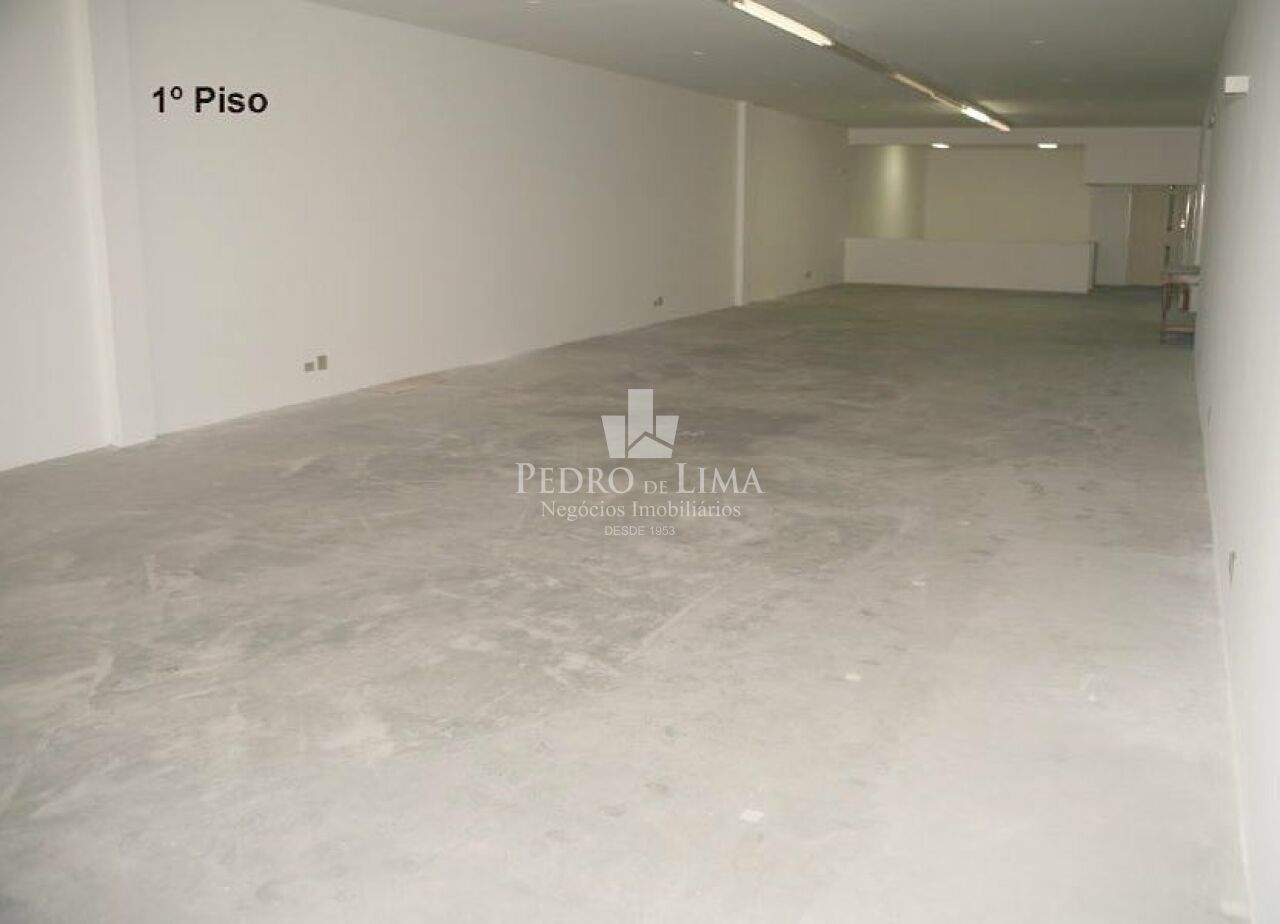 Prédio Comercial com 1553m², duas frentes e 40 vagas subsolo em Moema