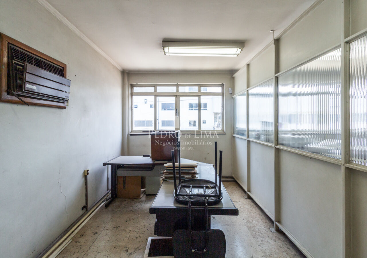 Terreno em zoneamento ZEUP, na Vila Carrão com 1595m² - Vende ou Aluga