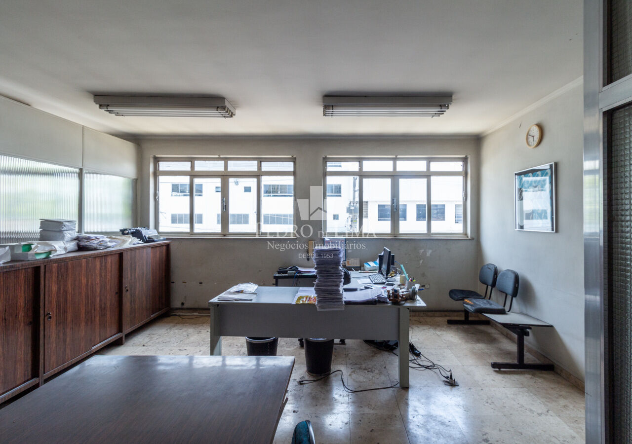Terreno em zoneamento ZEUP, na Vila Carrão com 1595m² - Vende ou Aluga