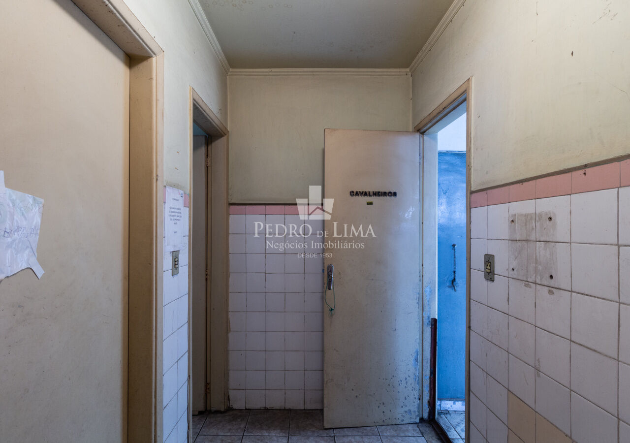Terreno em zoneamento ZEUP, na Vila Carrão com 1595m² - Vende ou Aluga