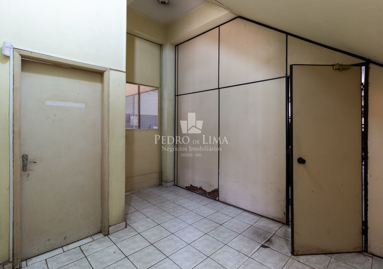 Terreno em zoneamento ZEUP, na Vila Carrão com 1595m² - Vende ou Aluga
