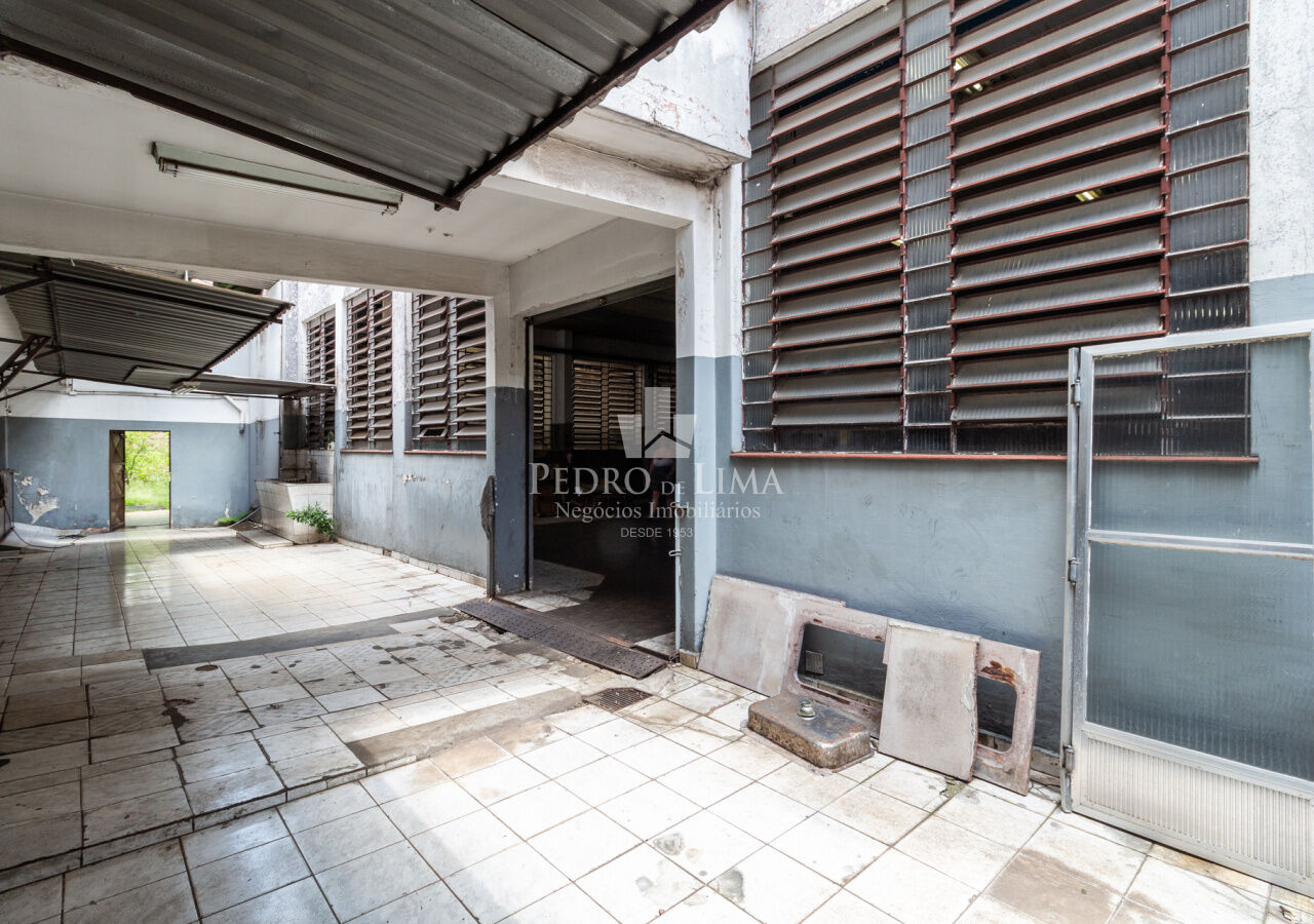 Terreno em zoneamento ZEUP, na Vila Carrão com 1595m² - Vende ou Aluga