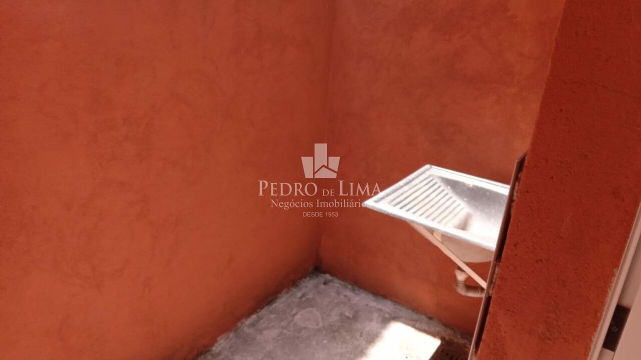 Casa de 35m²  (fundos) localizado na Vila Matilde