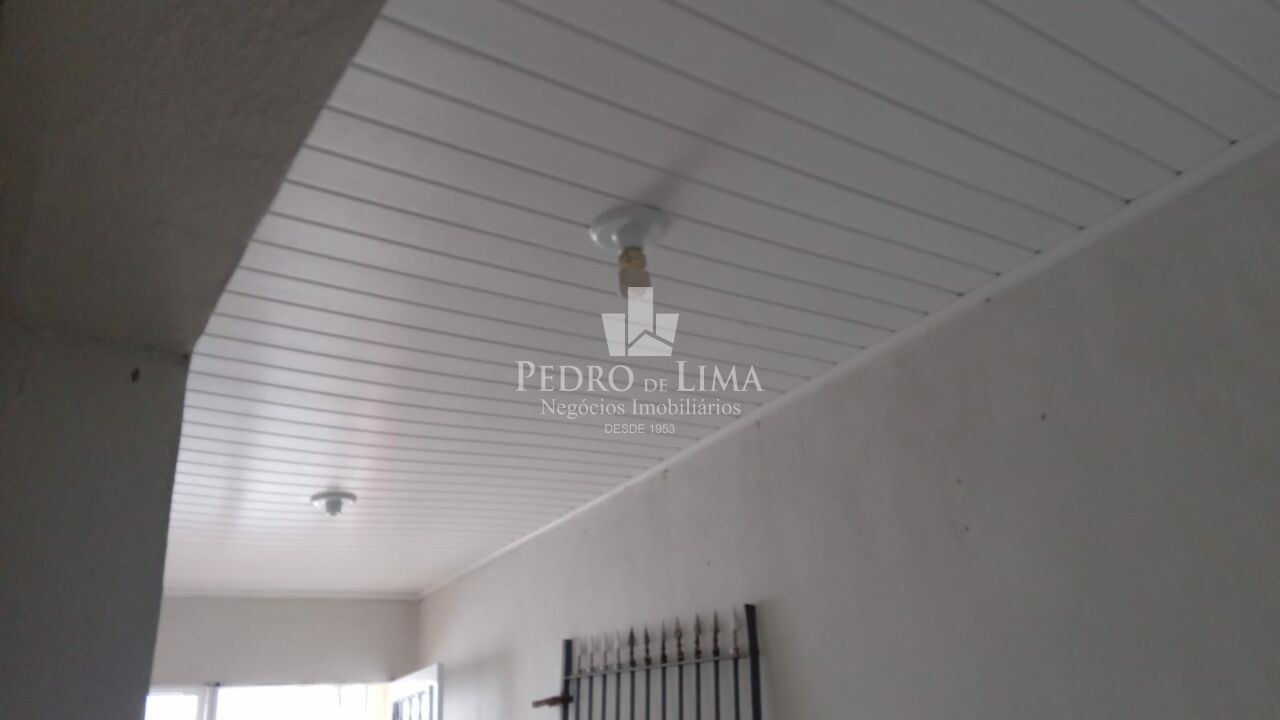 Casa de 35m²  (fundos) localizado na Vila Matilde