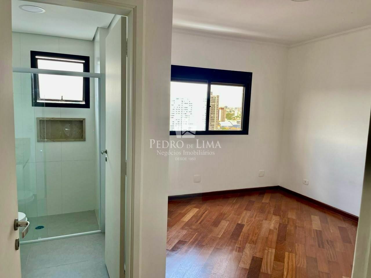 Apartamento 3 suítes, 197m², 2 vagas no Tatuapé. Condomínio Ana Paula.