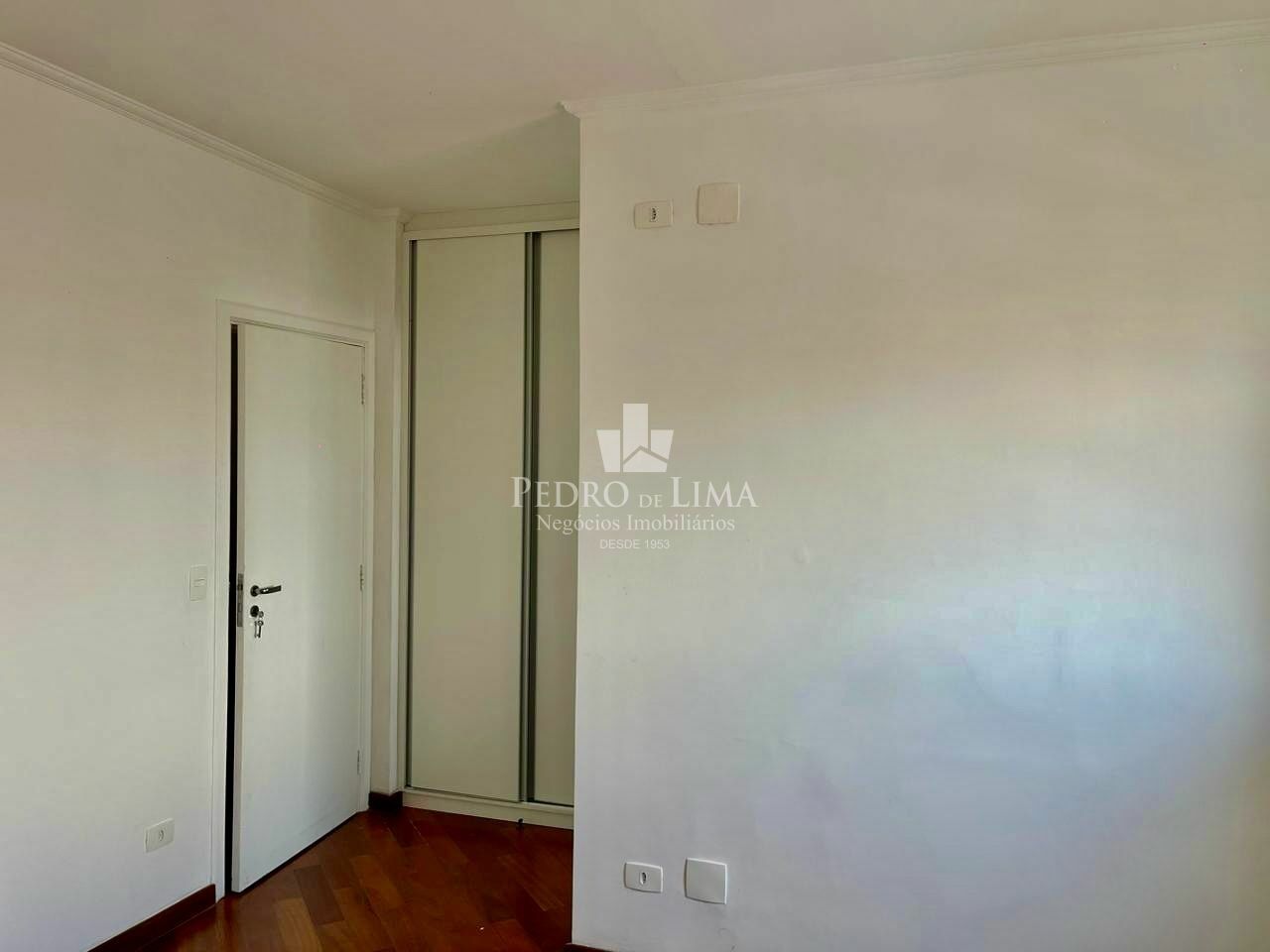 Apartamento 3 suítes, 197m², 2 vagas no Tatuapé. Condomínio Ana Paula.