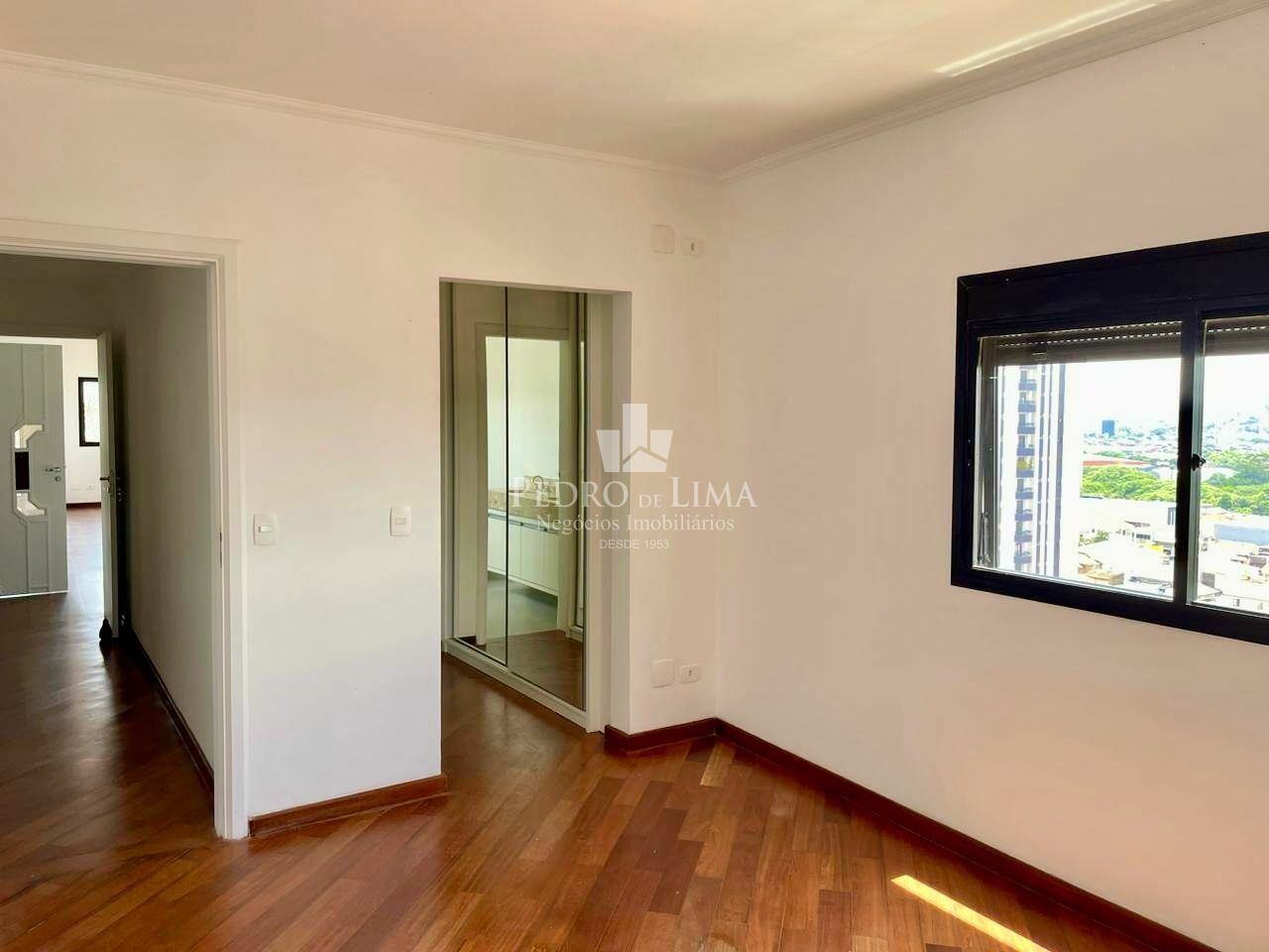 Apartamento 3 suítes, 197m², 2 vagas no Tatuapé. Condomínio Ana Paula.
