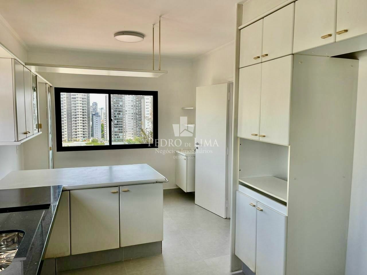 Apartamento 3 suítes, 197m², 2 vagas no Tatuapé. Condomínio Ana Paula.