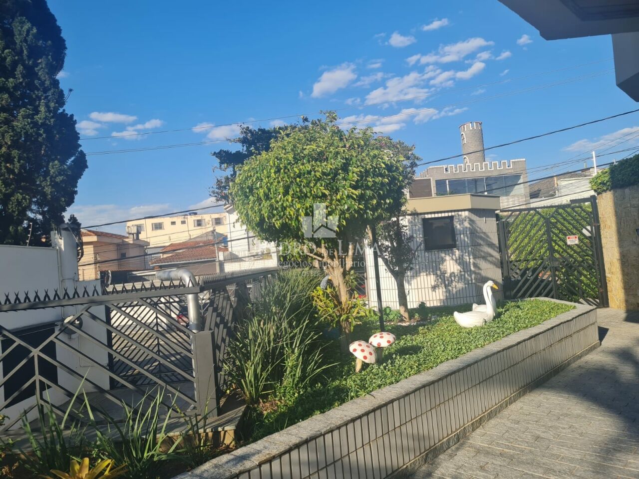 Apartamento 135m², com 3 quartos e 2 Vagas, próximo ao Shopping Penha. Condomínio Lopez de Gongora