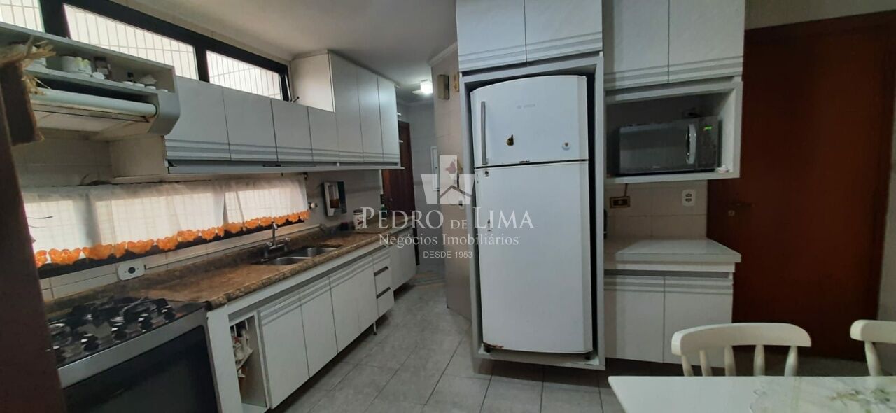 Apartamento 135m², com 3 quartos e 2 Vagas, próximo ao Shopping Penha. Condomínio Lopez de Gongora