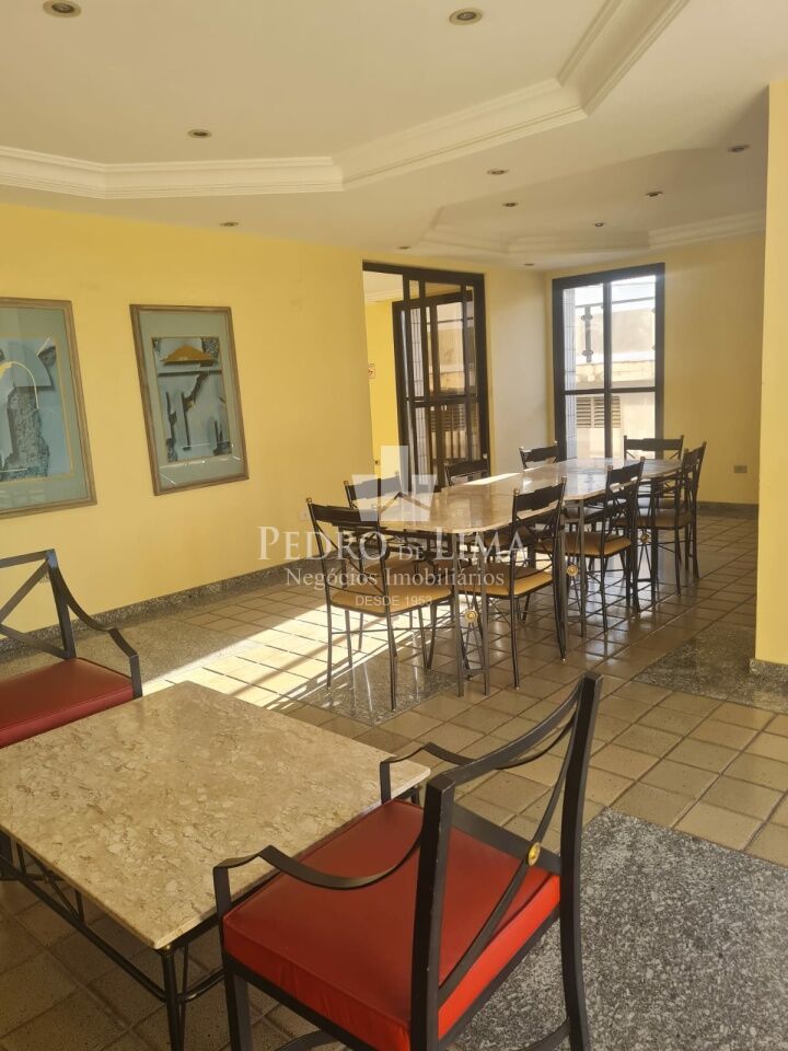 Apartamento 135m², com 3 quartos e 2 Vagas, próximo ao Shopping Penha. Condomínio Lopez de Gongora