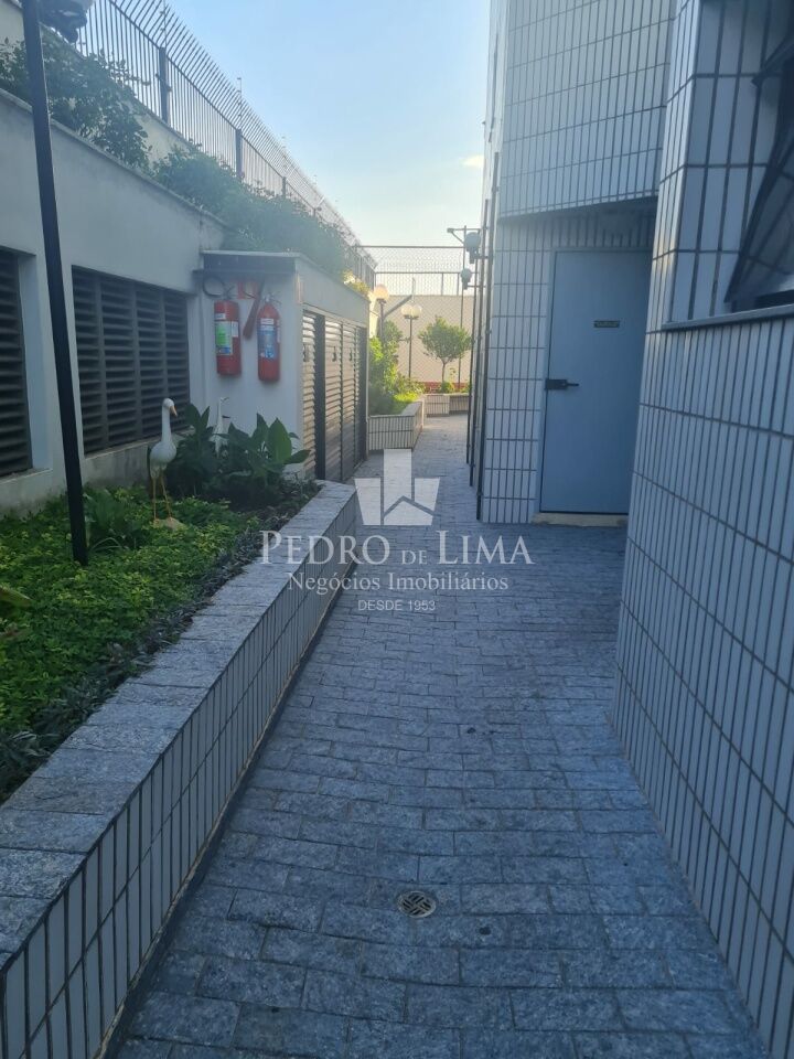 Apartamento 135m², com 3 quartos e 2 Vagas, próximo ao Shopping Penha. Condomínio Lopez de Gongora