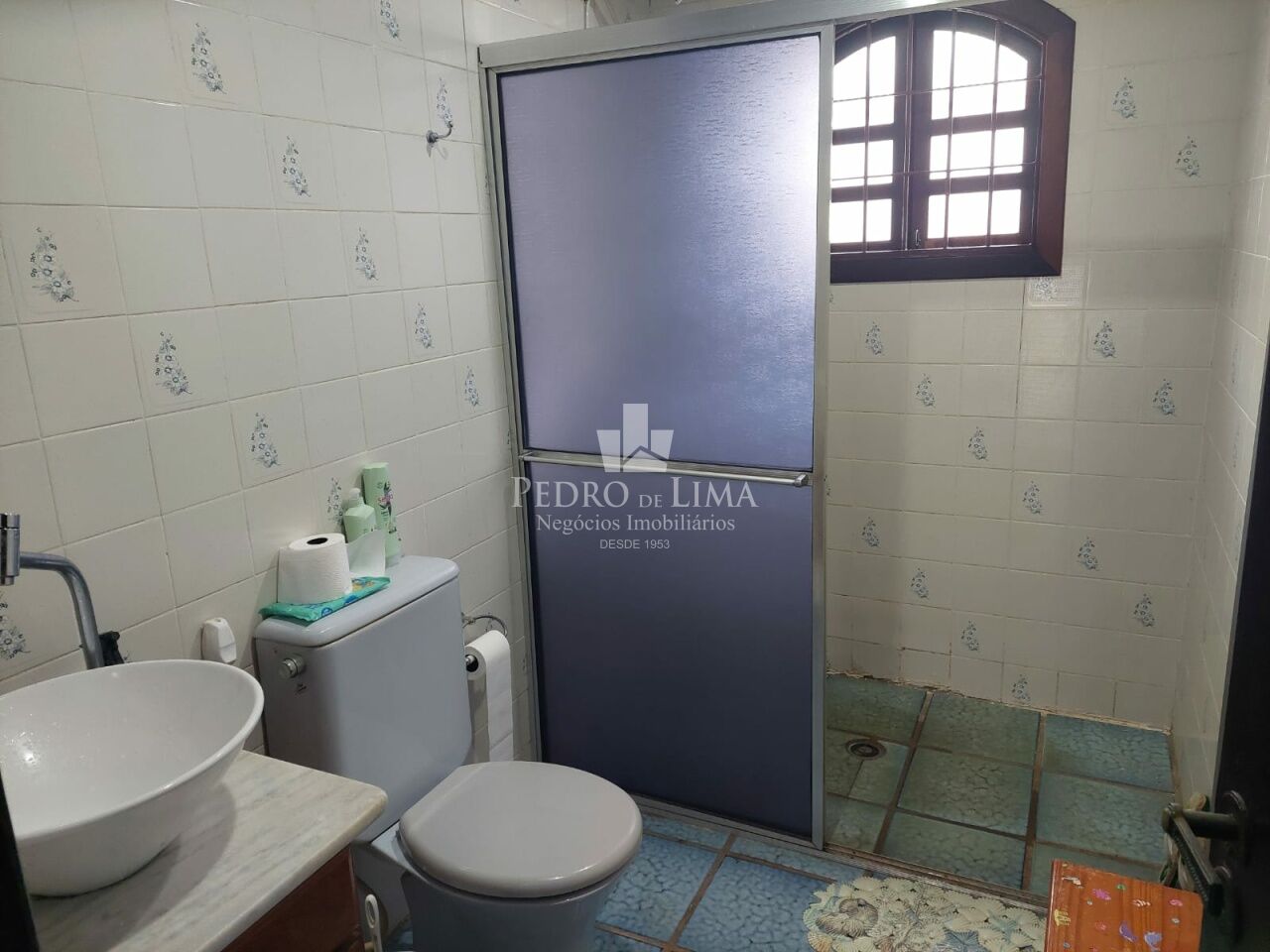 Casa em Ubatuba 4 quartos 3 banheiros. Piscina.