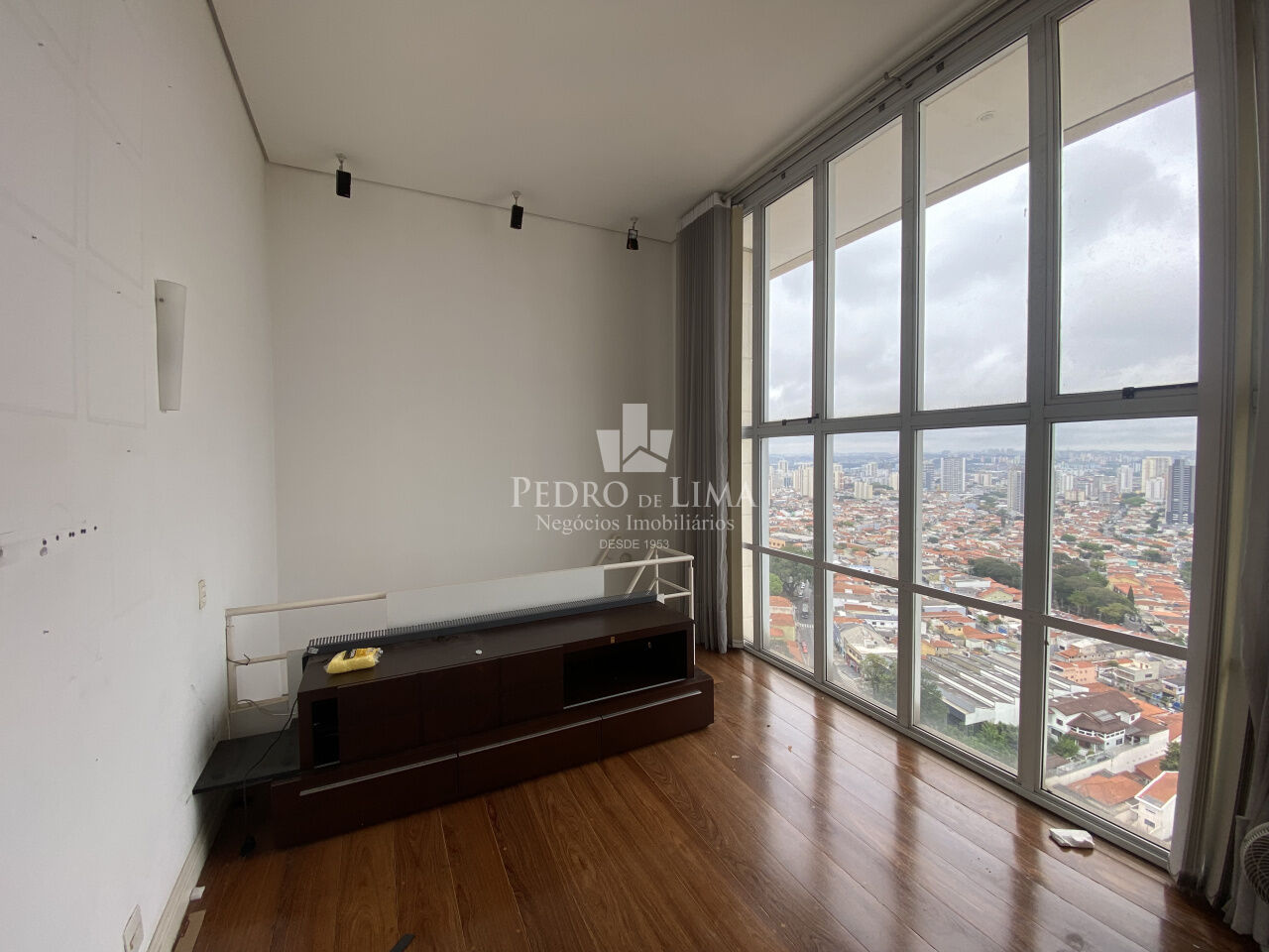 Apartamento com Mezanino 3 quartos sendo 1 suíte e 2 vagas fixas. Condomínio  Verdes Praças