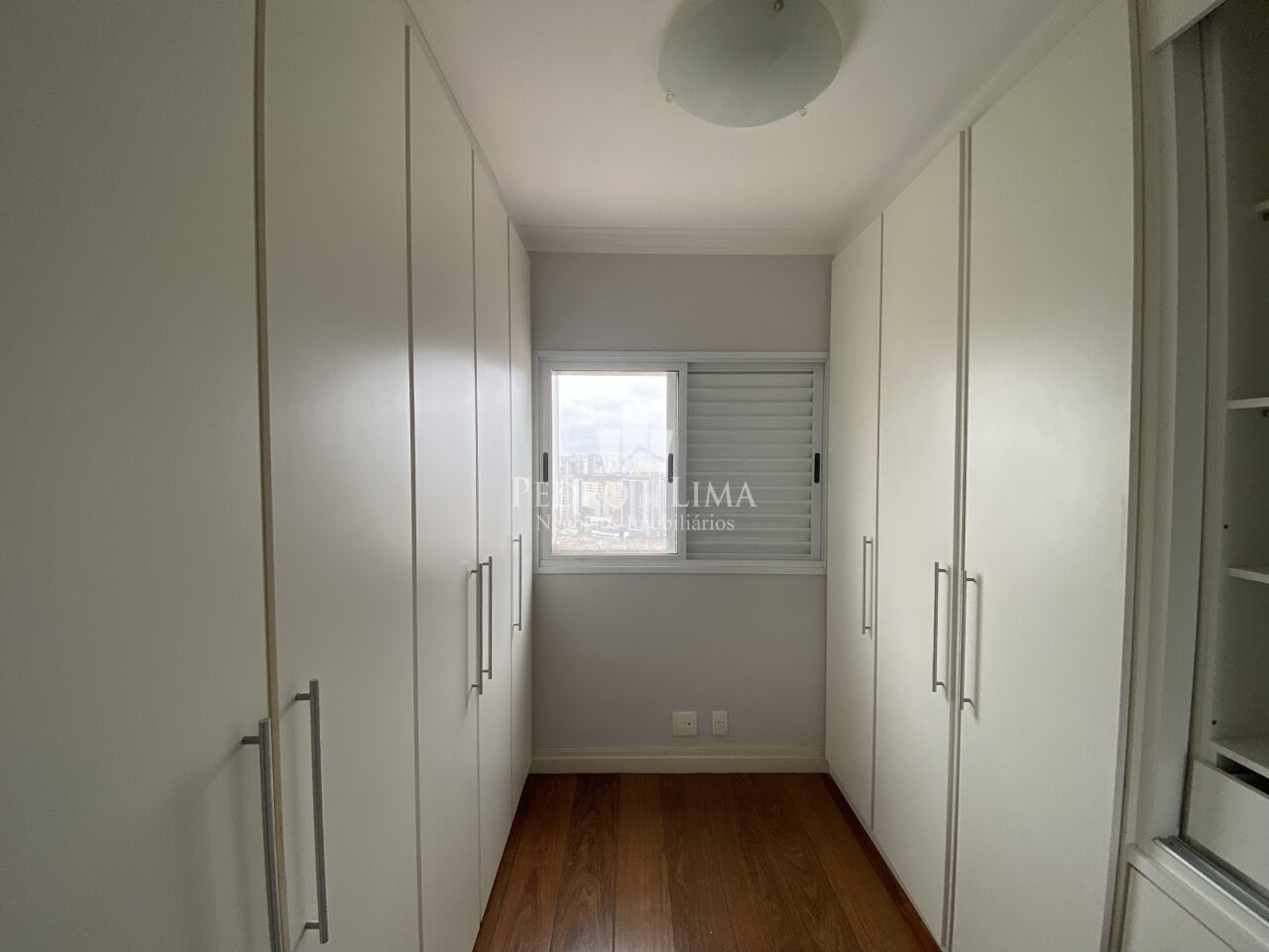 Apartamento com Mezanino 3 quartos sendo 1 suíte e 2 vagas fixas. Condomínio  Verdes Praças