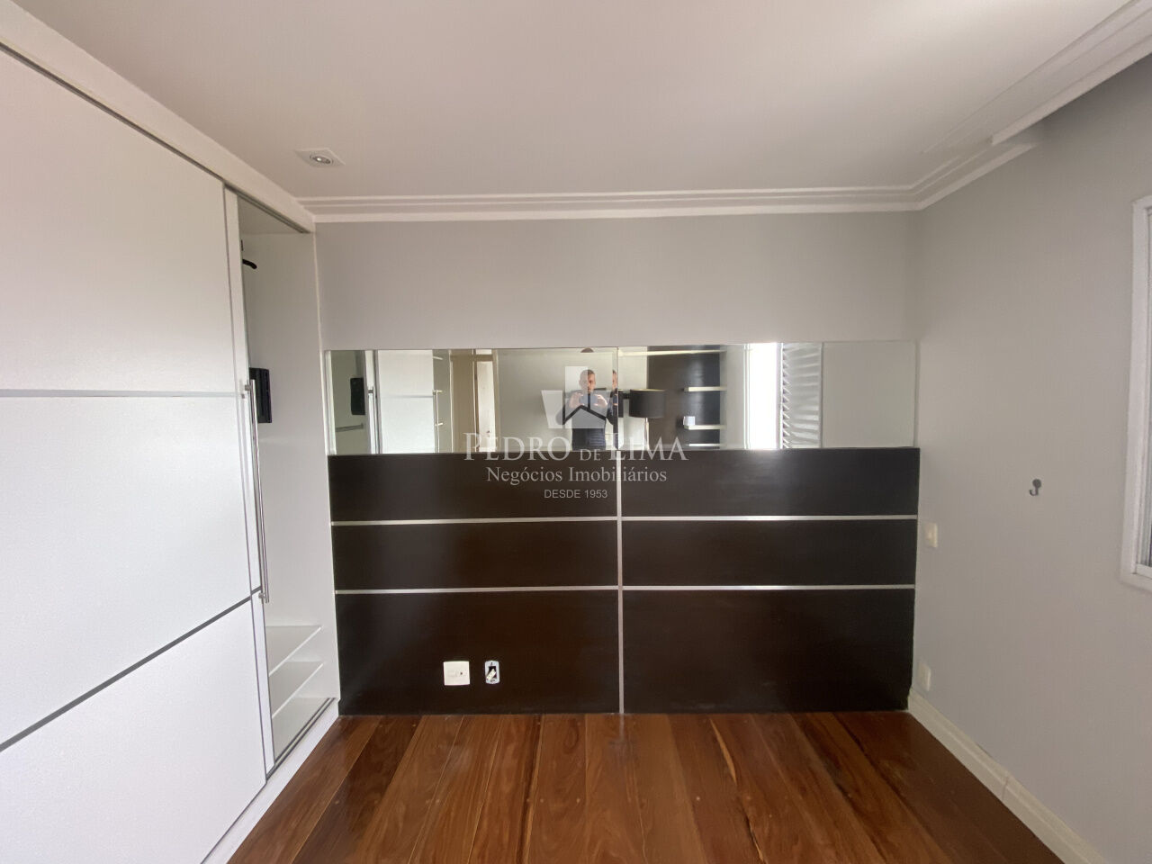 Apartamento com Mezanino 3 quartos sendo 1 suíte e 2 vagas fixas. Condomínio  Verdes Praças