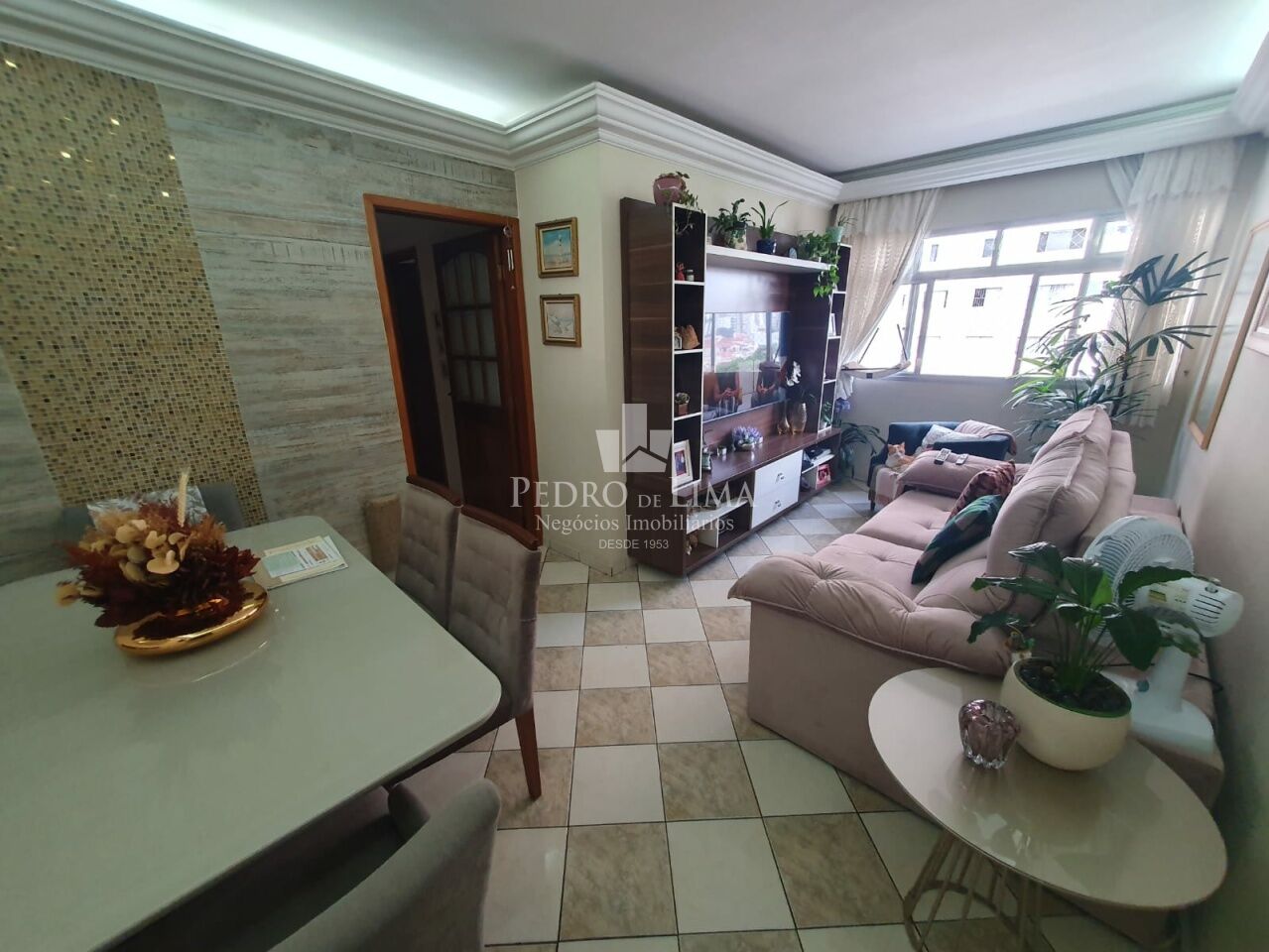 Apartamento no Tatuapé com 78m², 3 quartos, 1 vaga próximo ao Metrô Carrão. Condomínio Silvia Maria