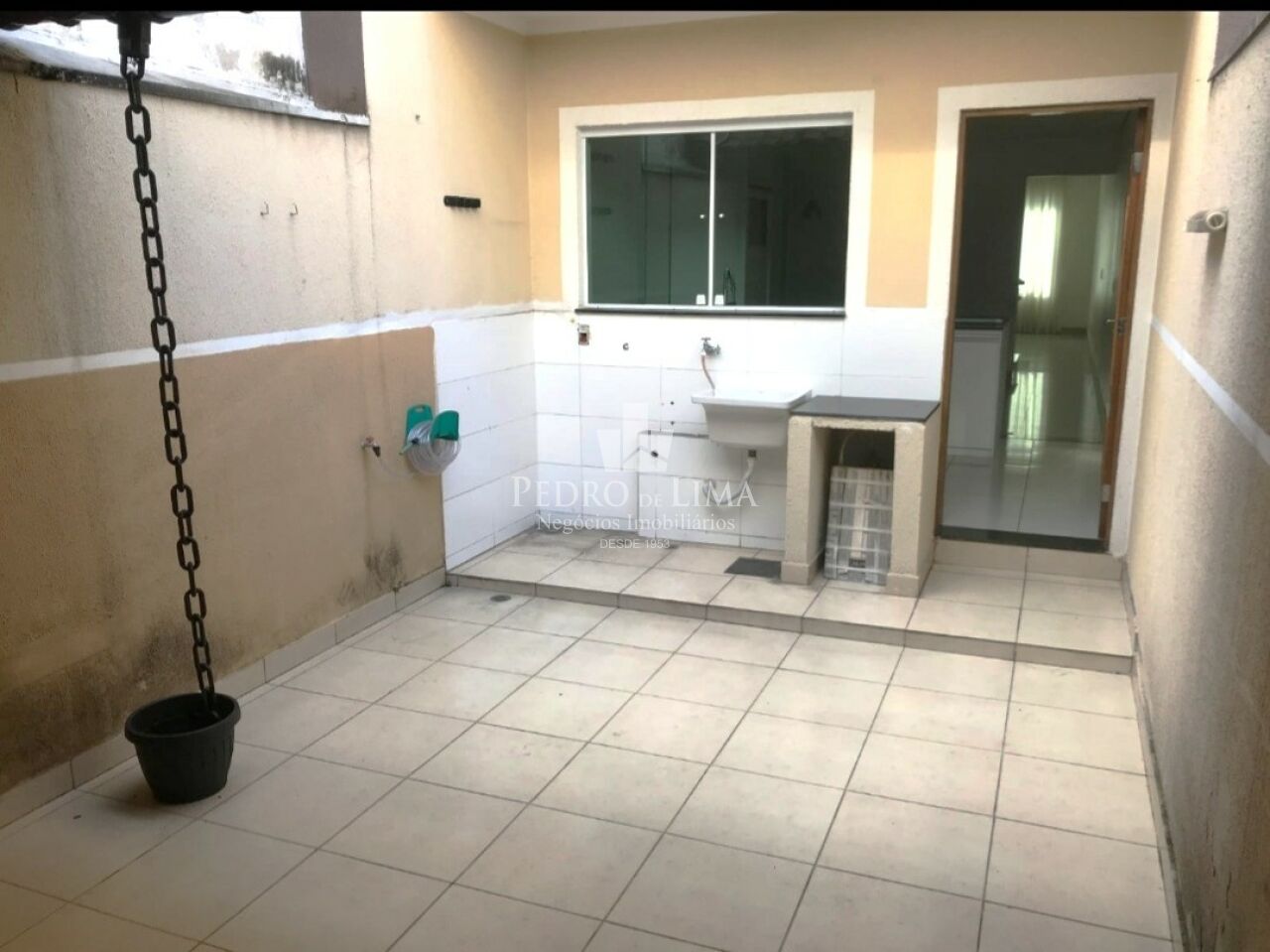 Sobrado 3 quartos sendo 1 suíte 2 vagas de garagem no Parque São Lucas