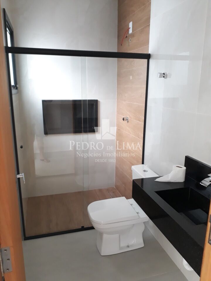 Casa Térrea em Mogi das Cruzes com espaço Gourmet. 3 quartos sendo 1 suíte e 1 vaga de garagem